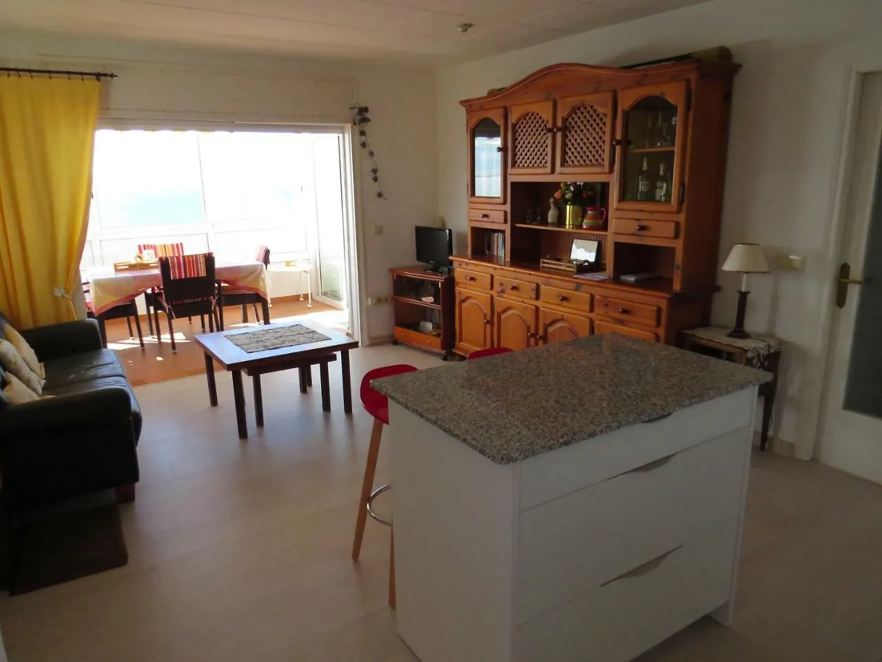 Jeroni Pau Apartment Roses